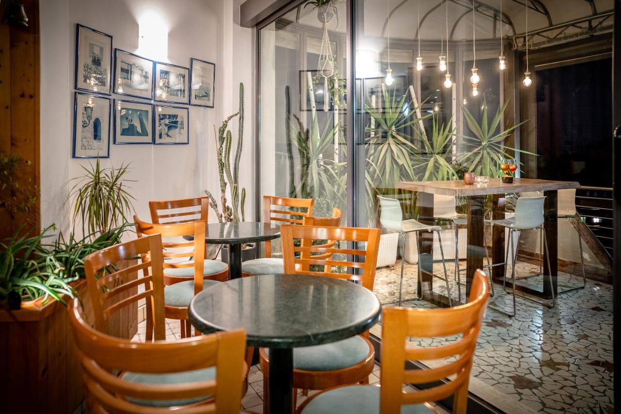 Hotel Delfino Каорле Экстерьер фото