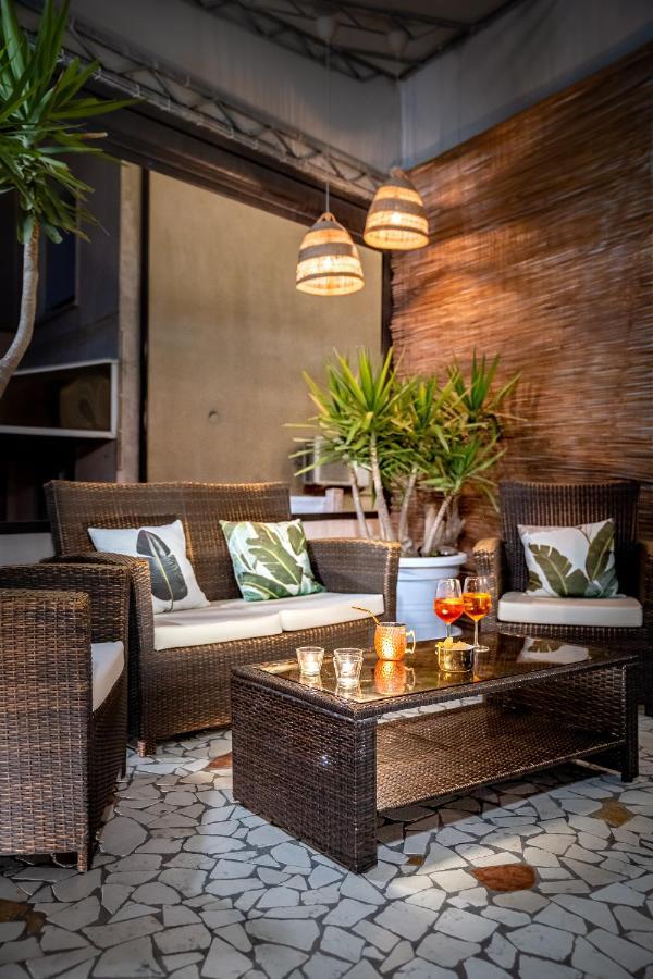 Hotel Delfino Каорле Экстерьер фото