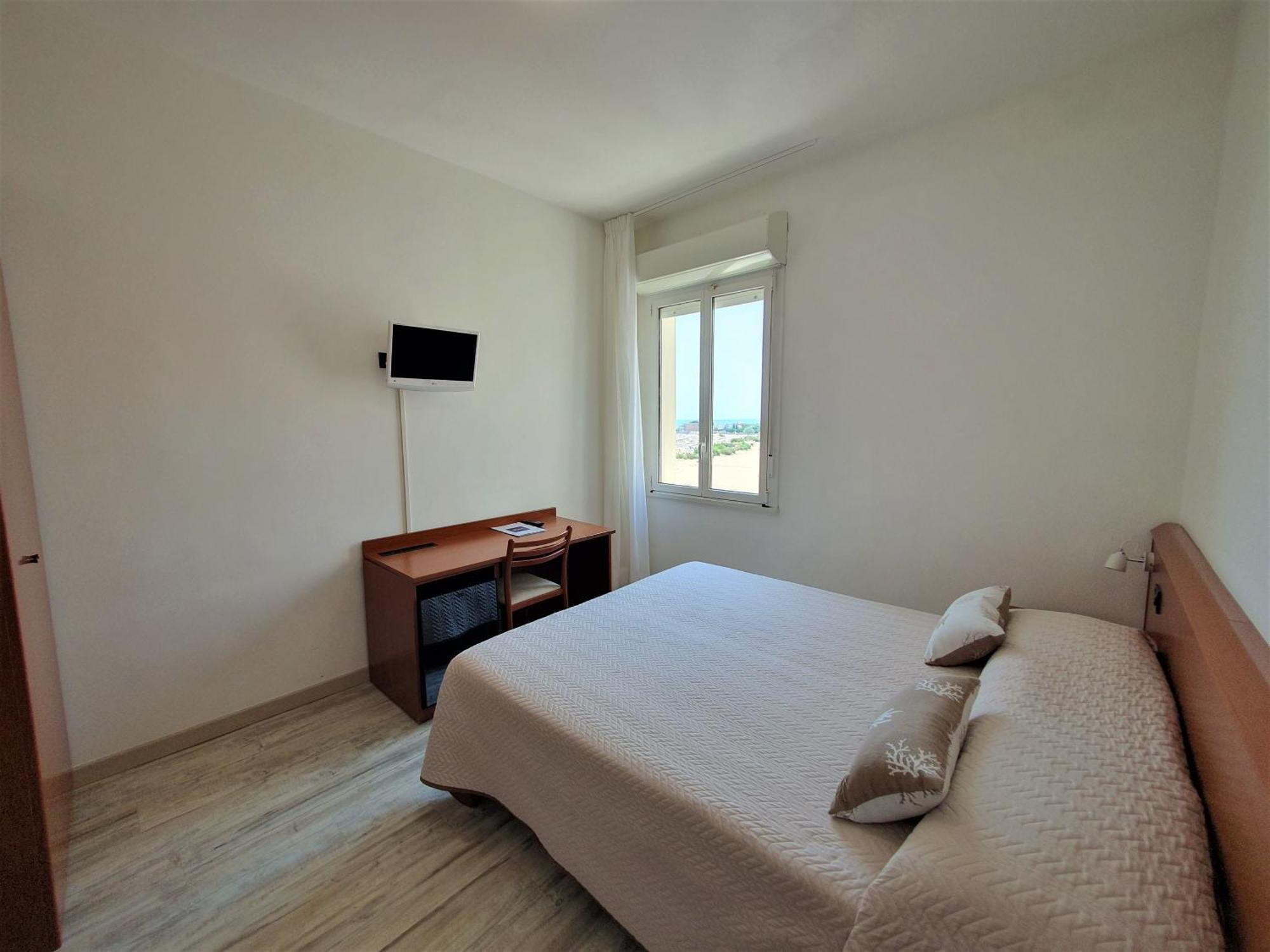 Hotel Delfino Каорле Экстерьер фото